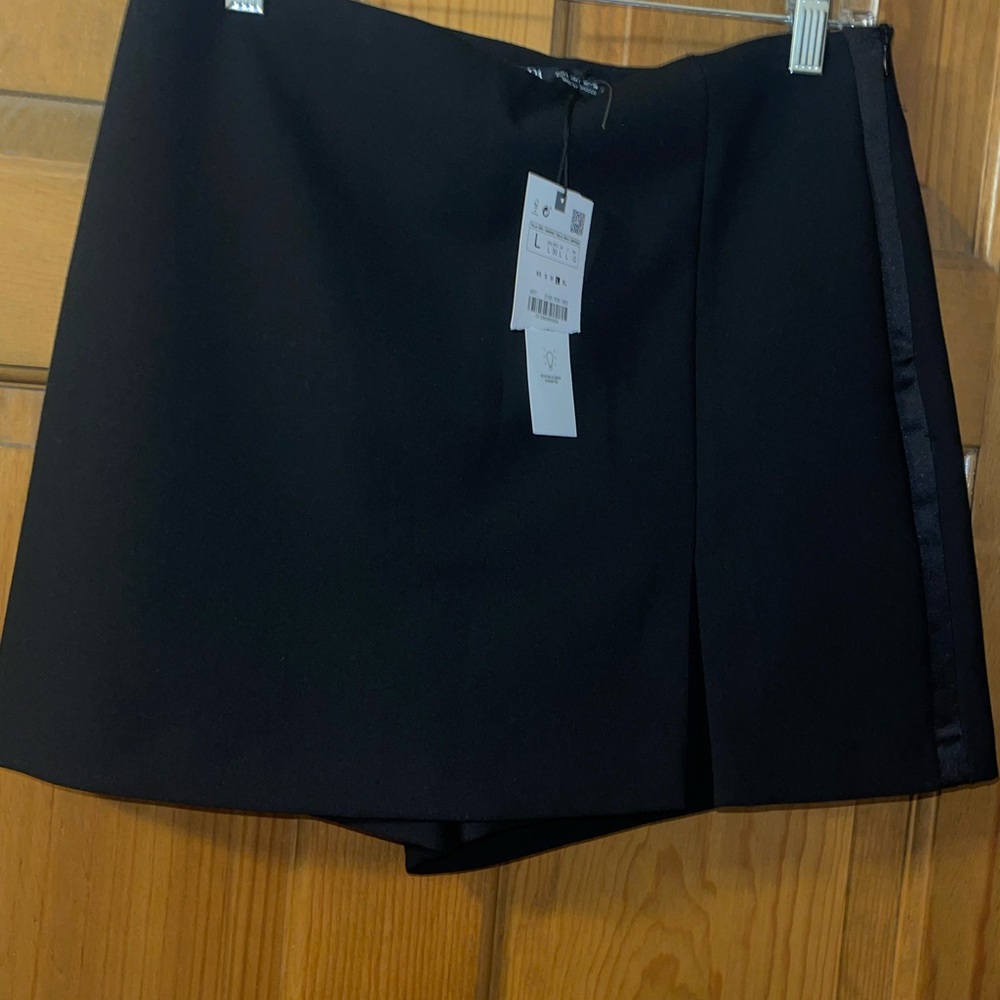 Zara Elegant Black Skort with tuxedo detail